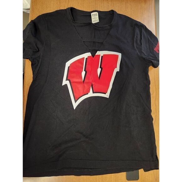 💕PINK Large Wisconsin black v neck t-shirt with red W on the front and PINK on - Picture 1 of 5